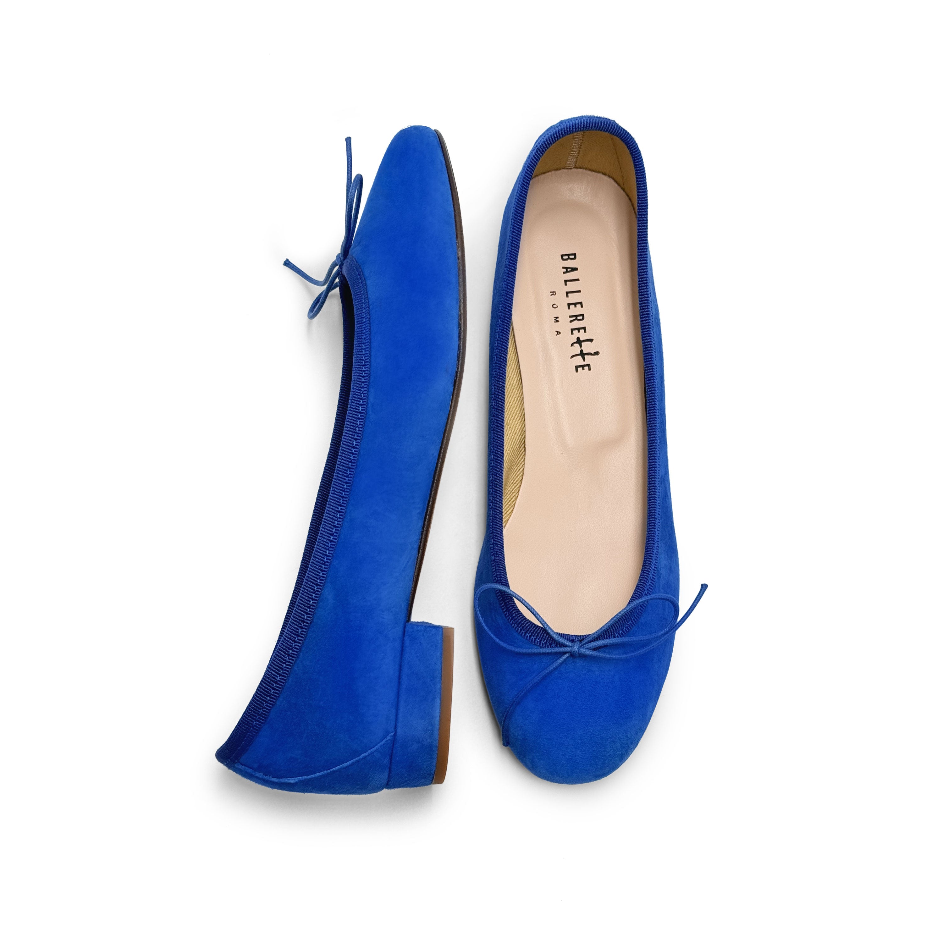 Bailarinas de ante azul eléctrico con tacón