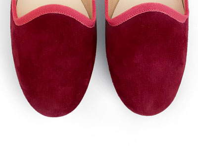 Slippers donna in camoscio bordeaux e gros grain fragola