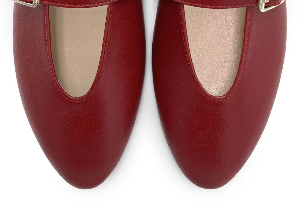 Red leather ballet flats with V-cut and strap