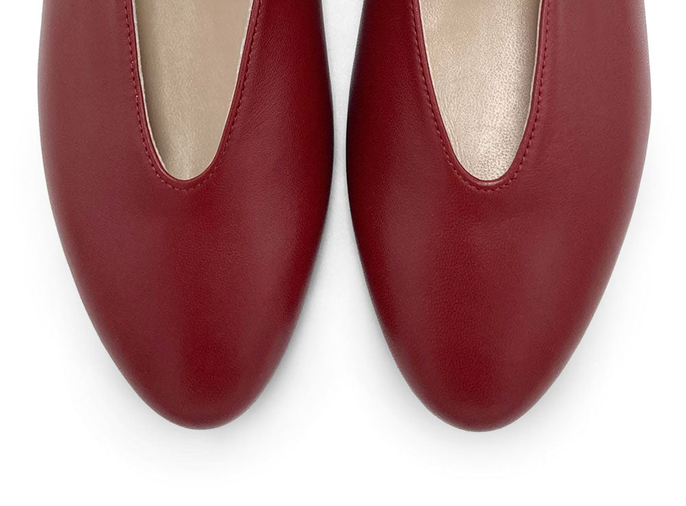 Cherry red leather ballet flats with V-cut and strap