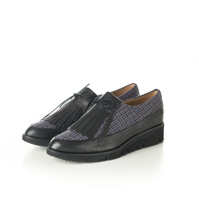 Black & blue houndstooth Oxford shoes with platform