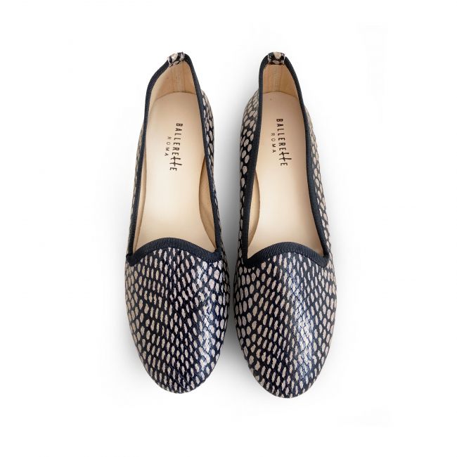 Snakeskin effect leather loafers with polka dots