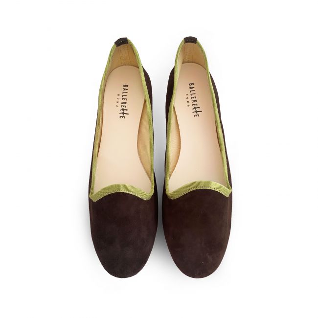 Brown women loafers in suede