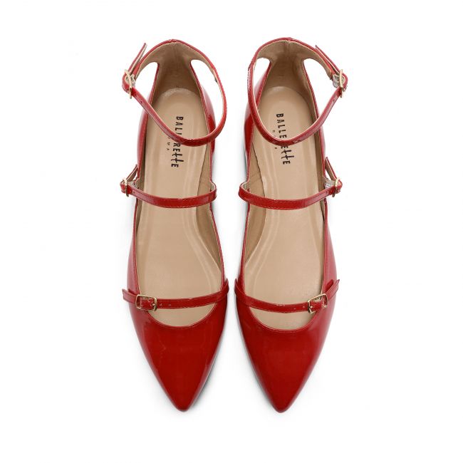 Red patent leather ballerinas with straps