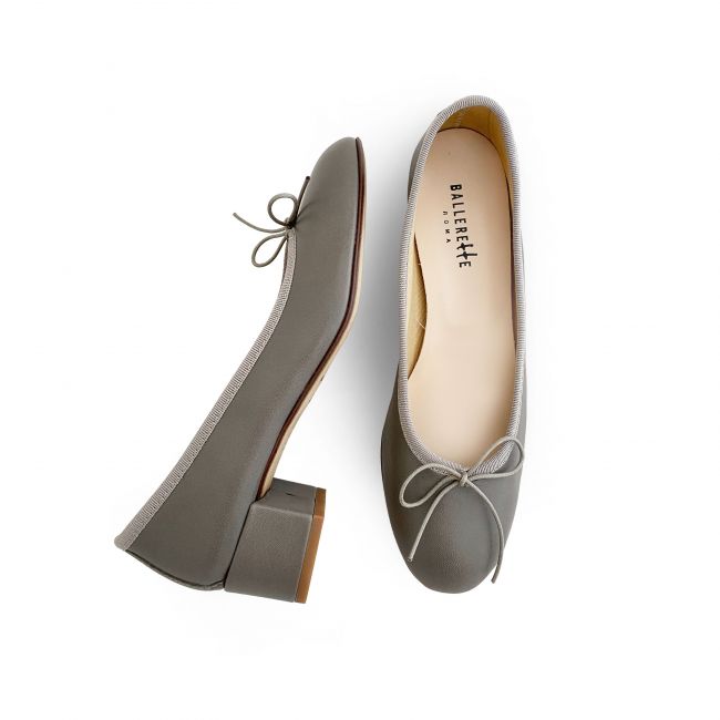 Taupe leather ballet flats with heel