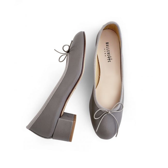 Dove gray leather ballet flats with heel